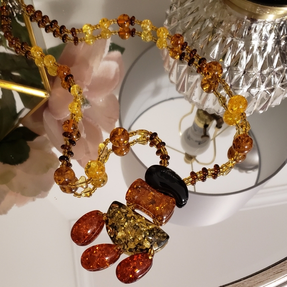 Necklace - Picture 2 of 3